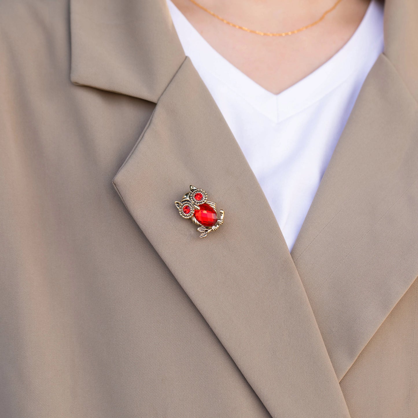 Vintage Crystal Owl Brooch – Ruby Red