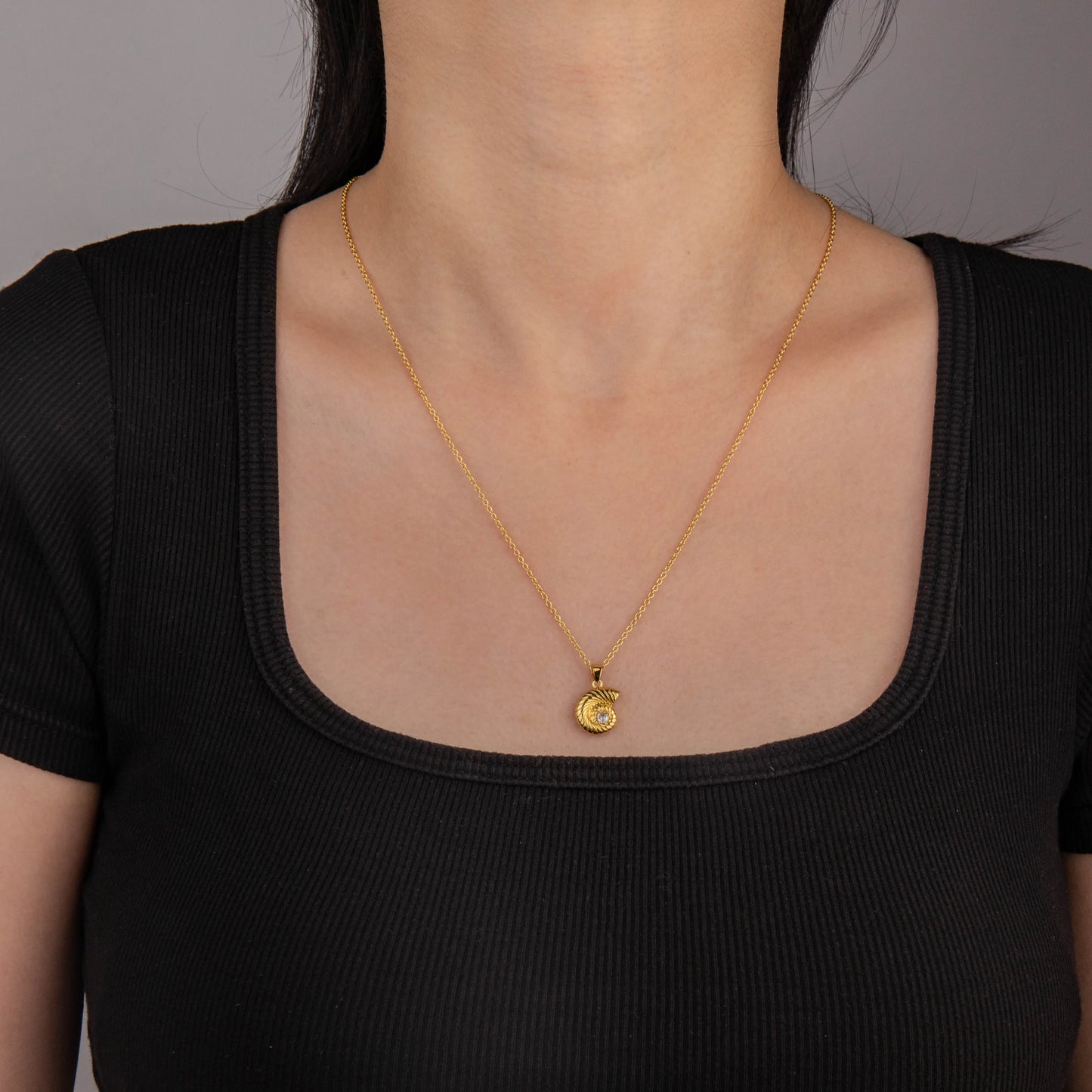 Nautilus Shell Pendant Necklace – Gold Tone