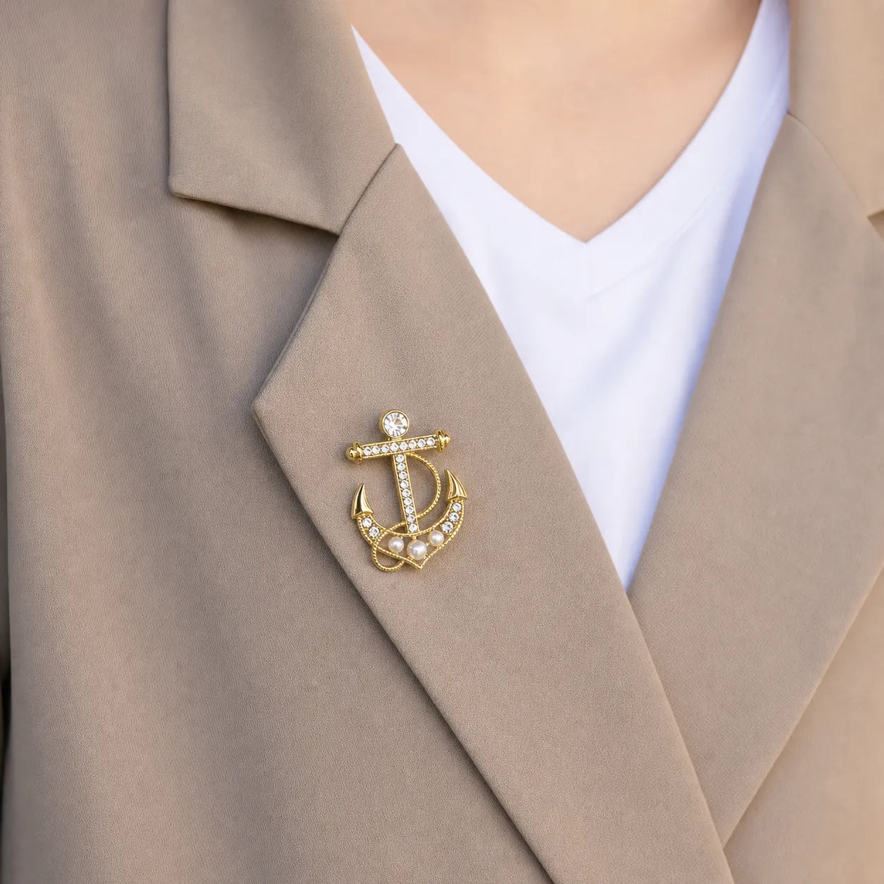 Pearl & Crystal Anchor Brooch – Gold Tone