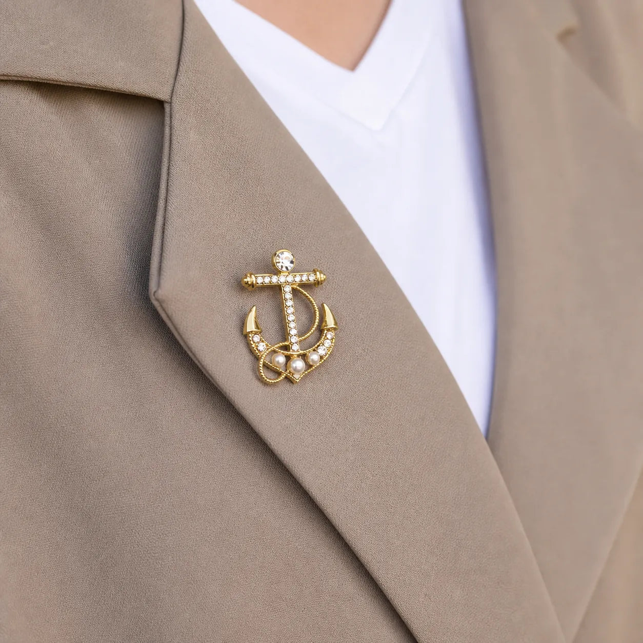 Pearl & Crystal Anchor Brooch – Gold Tone
