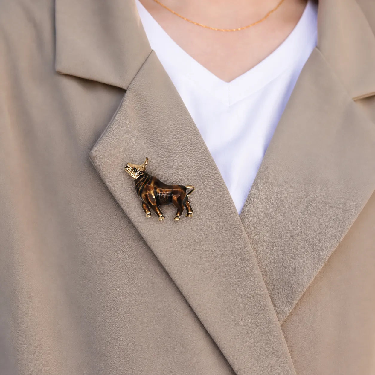 Western Bull Brooch – Antique Gold Tone